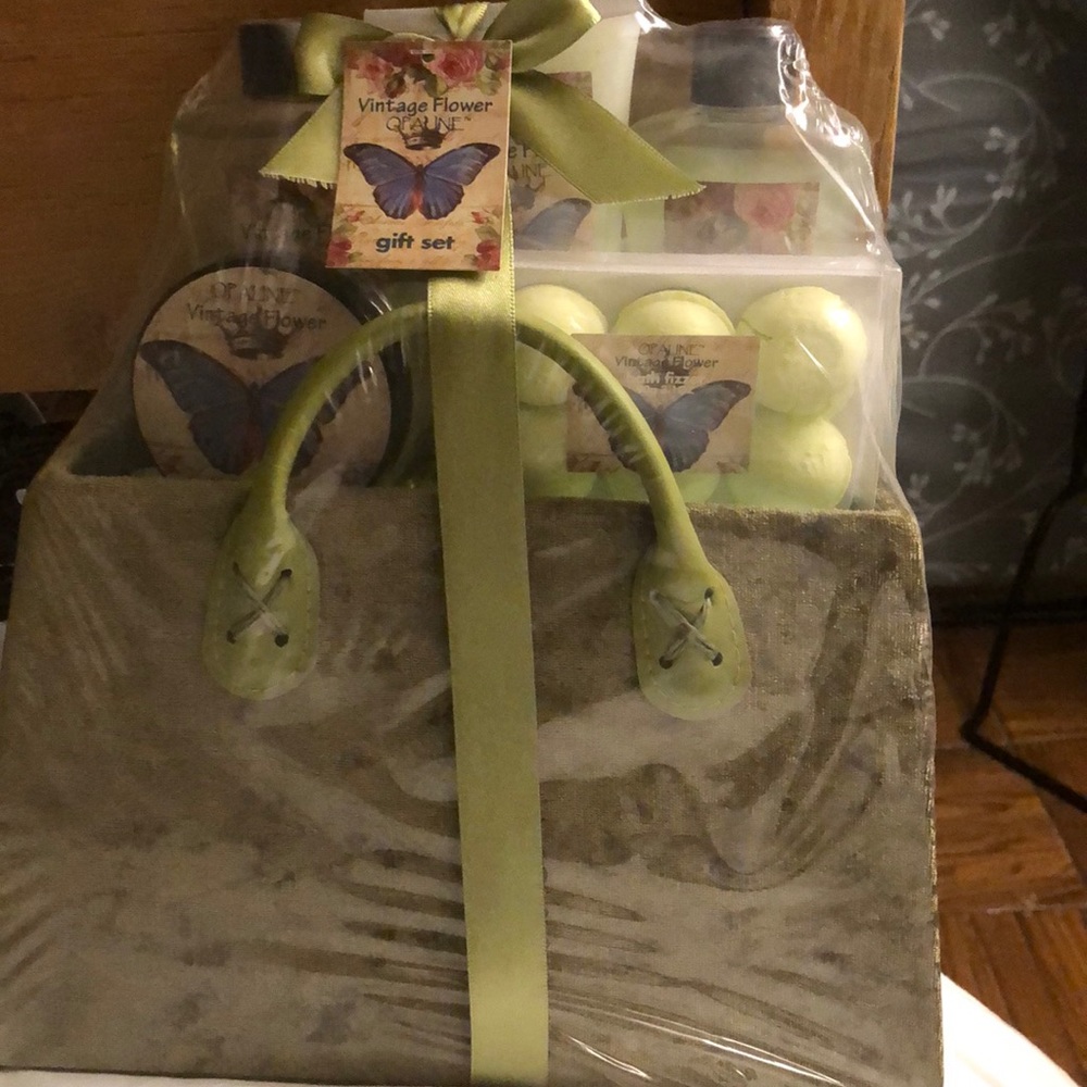 Vintage flower gift set